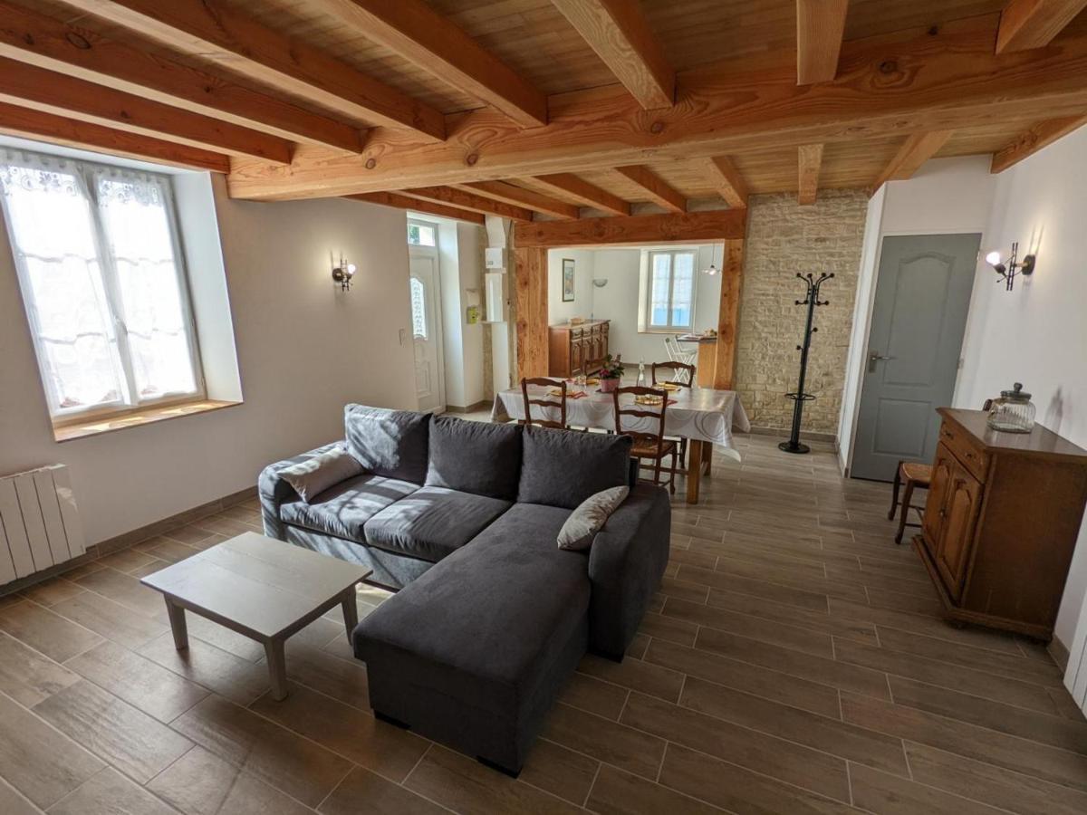 Maison Lumineuse Avec Cour Privative, Proche Sites Culturels, Tout Confort, Equipe Bebe, Wifi Inclus - Fr-1-653-98 Puyreaux Exterior foto